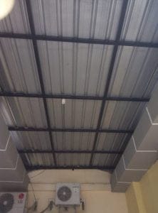 Pekerjaan atap galvalum dengan rangka besi holo