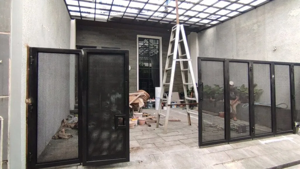 Proses Pengelasan Kanopi Baja